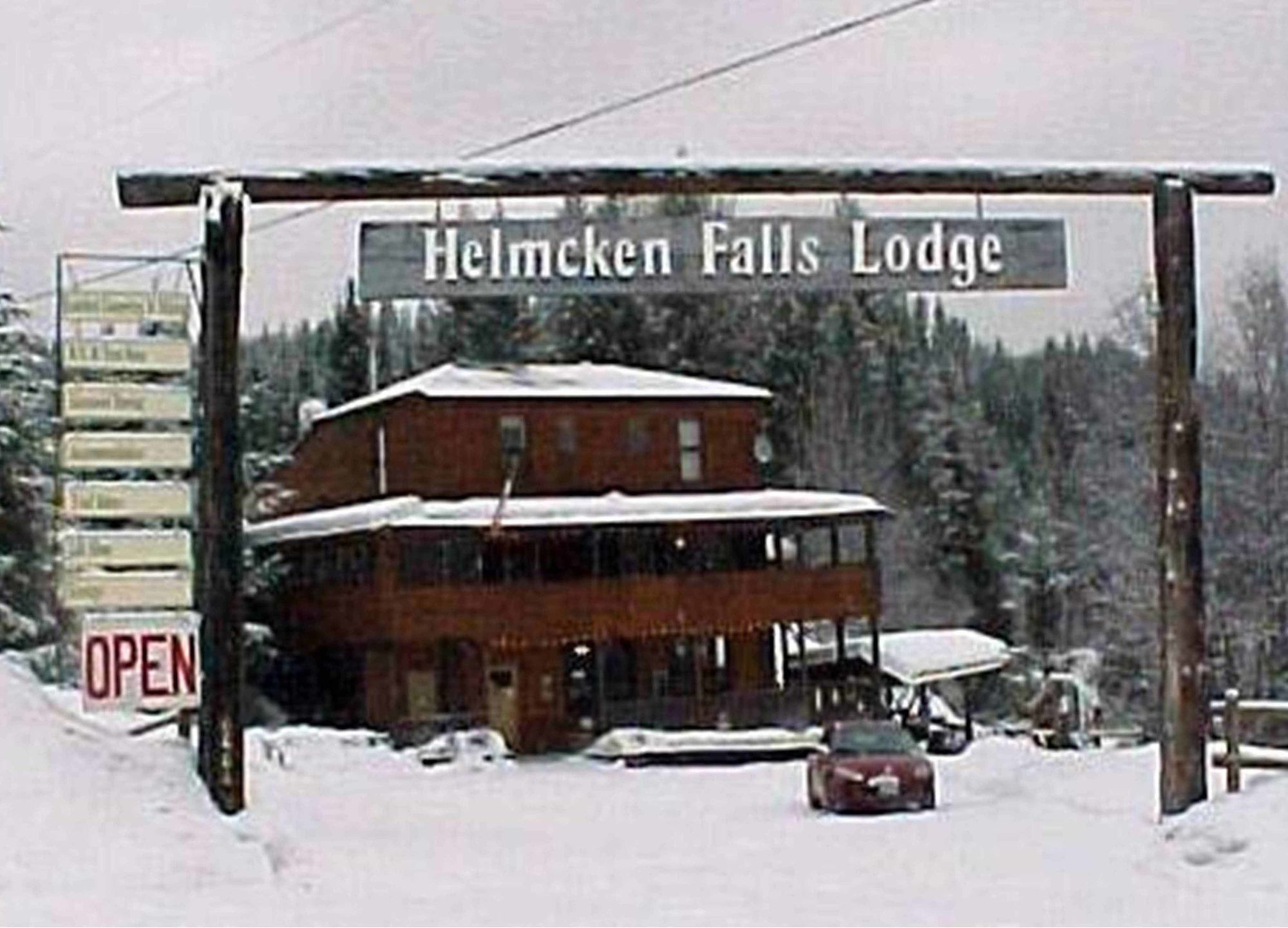 Helmcken Falls Lodge Cabin Rooms And Rv Park Клірвотер Екстер'єр фото