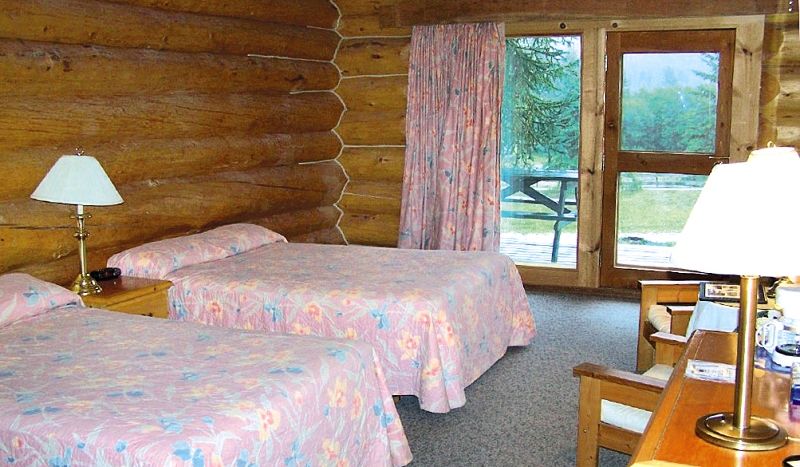 Helmcken Falls Lodge Cabin Rooms And Rv Park Клірвотер Екстер'єр фото